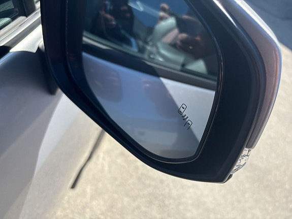 Toyota RAV4 Plug-in Hybrid 12 of 26