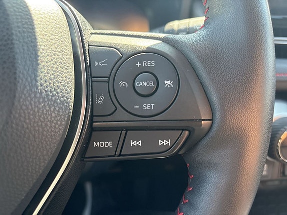 Toyota RAV4 Plug-in Hybrid 25 of 26