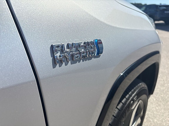 Toyota RAV4 Plug-in Hybrid 15 of 26