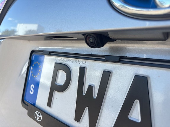 Toyota RAV4 Plug-in Hybrid 18 of 26