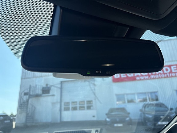 Toyota RAV4 Plug-in Hybrid 22 of 26