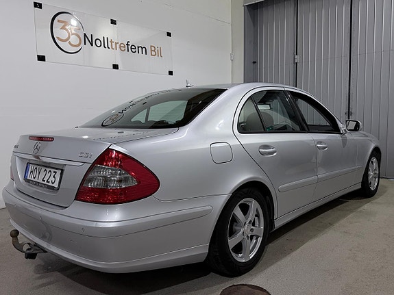 Mercedes-Benz E220 5 of 22