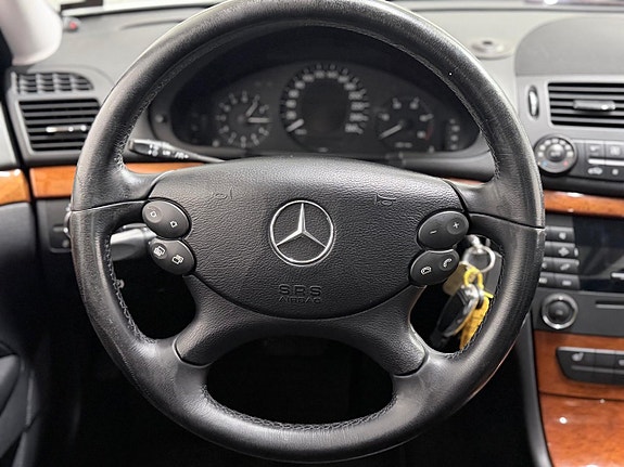 Mercedes-Benz E220 13 of 22