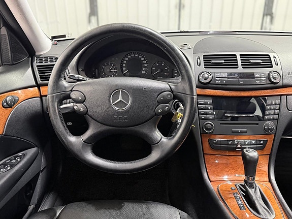 Mercedes-Benz E220 12 of 22