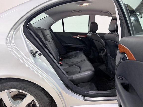 Mercedes-Benz E220 19 of 22