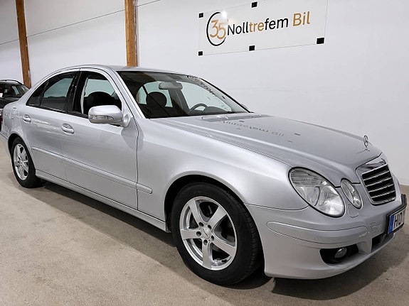 Mercedes-Benz E220 7 of 22