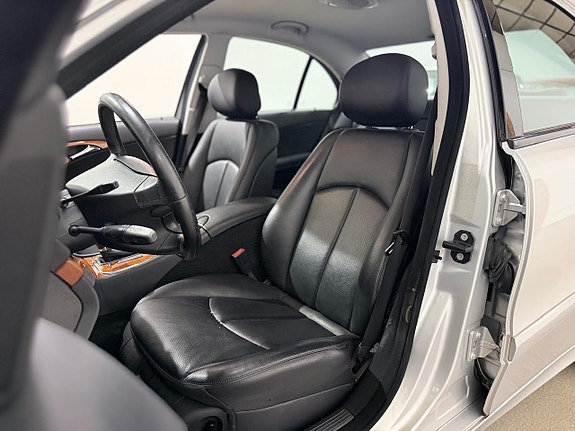 Mercedes-Benz E220 10 of 22