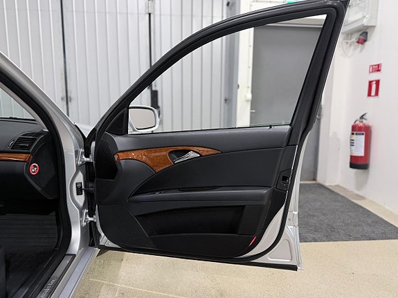Mercedes-Benz E220 20 of 22