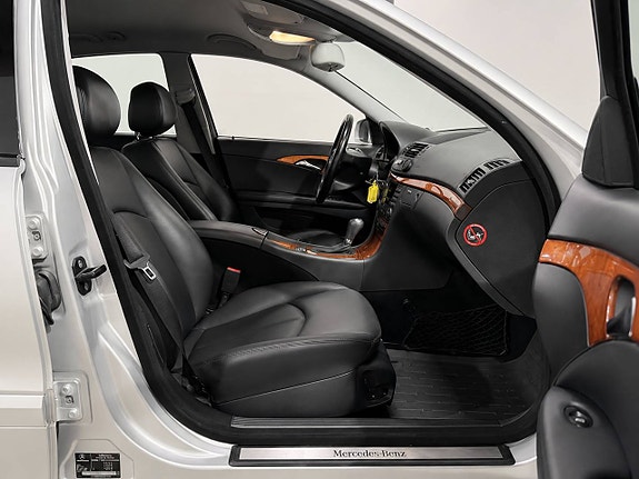 Mercedes-Benz E220 21 of 22