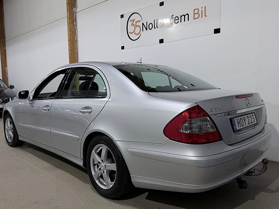 Mercedes-Benz E220 3 of 22