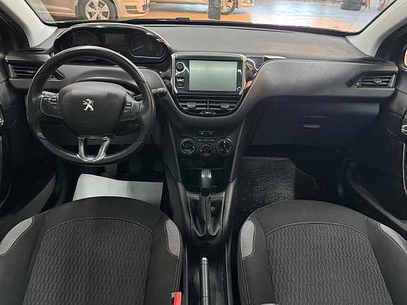 Peugeot 208 6 of 17
