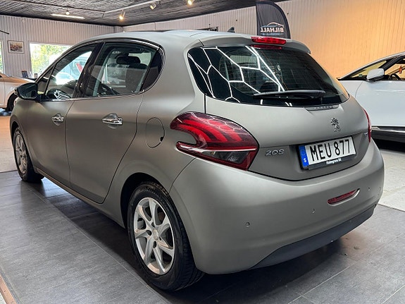 Peugeot 208 4 of 5