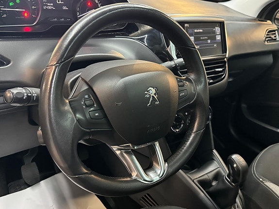 Peugeot 208 9 of 17