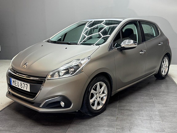 Peugeot 208 3 of 5