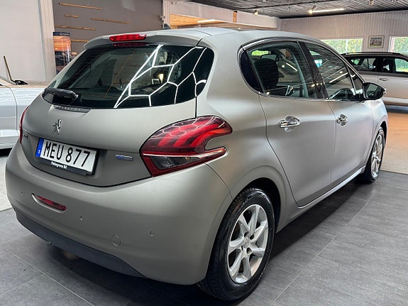 Peugeot 208 5 of 5