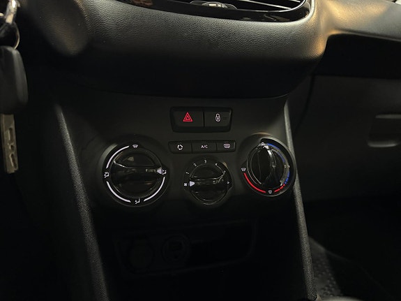 Peugeot 208 14 of 17