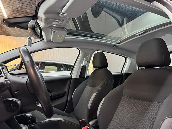 Peugeot 208 10 of 17