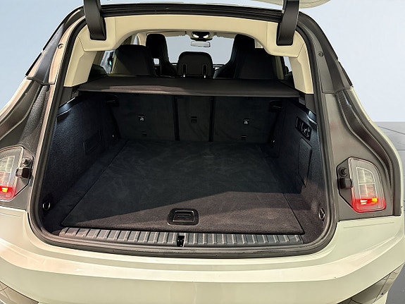 BMW iX 12 of 20