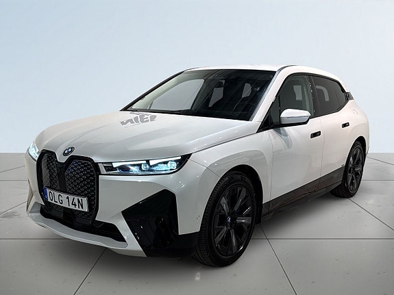 BMW iX 16 of 20