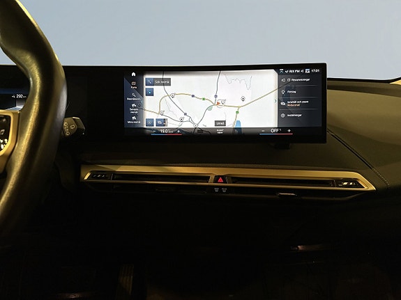 BMW iX 11 of 20