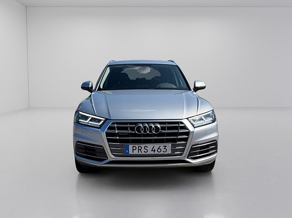 Audi Q5 2 of 5