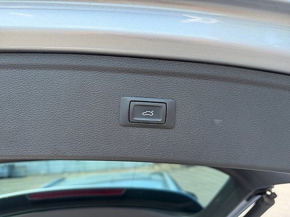 Audi Q5 9 of 18