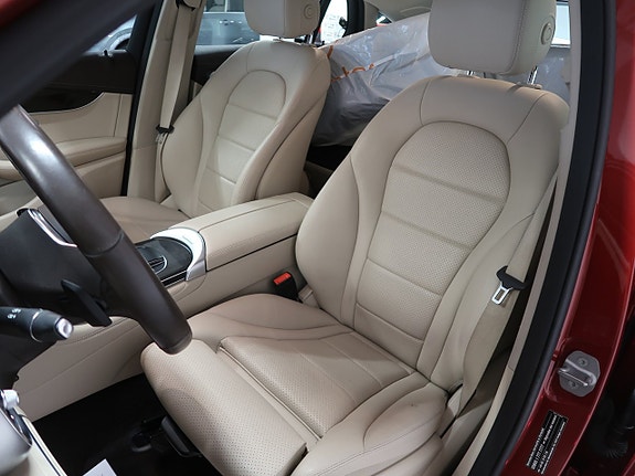Mercedes-Benz GLC300 e 18 of 30