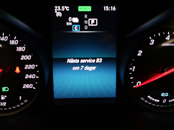 Mercedes-Benz GLC300 e 27 of 30