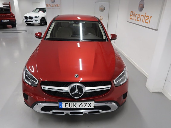 Mercedes-Benz GLC300 e 11 of 30