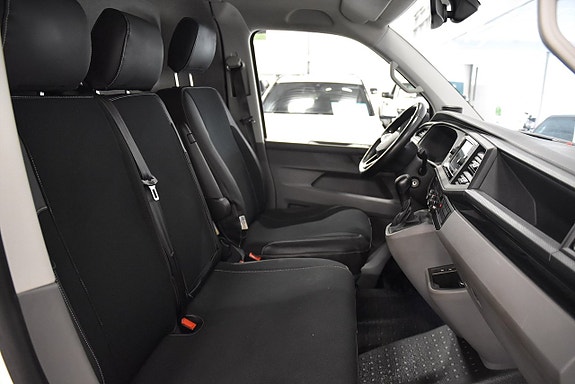 Volkswagen Transporter 12 of 17