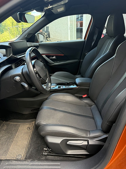 Peugeot e-2008 9 of 11