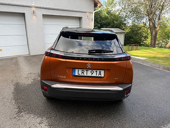 Peugeot e-2008 6 of 11
