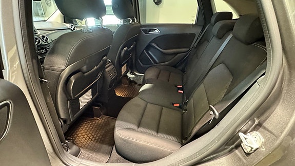 Mercedes-Benz B200 13 of 13