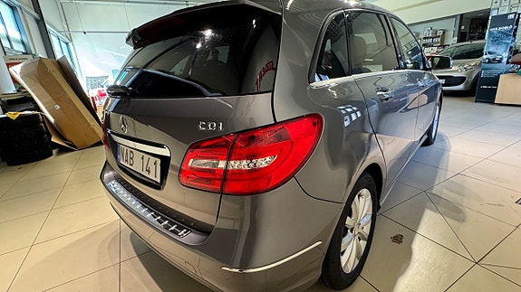 Mercedes-Benz B200 11 of 13