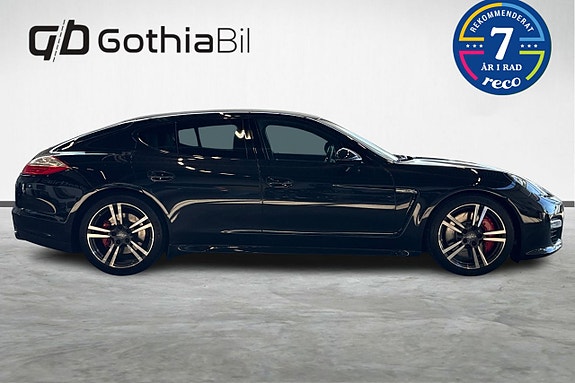 Porsche Panamera GTS 4 of 24