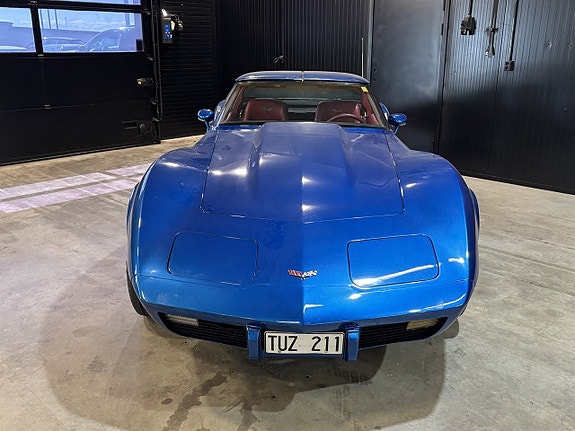 Chevrolet Corvette 2 of 5