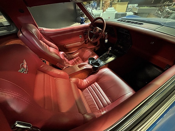 Chevrolet Corvette 12 of 14