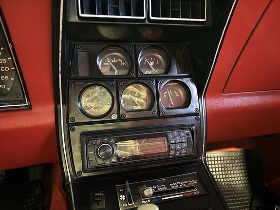 Chevrolet Corvette 11 of 14