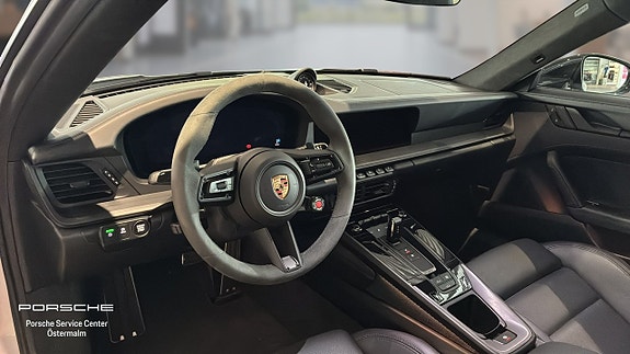 Porsche 911 Carrera 4 GTS 3 of 5