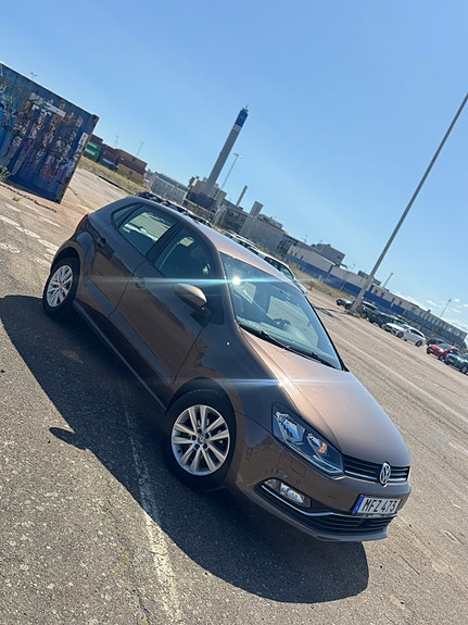 Volkswagen Polo 2 of 5