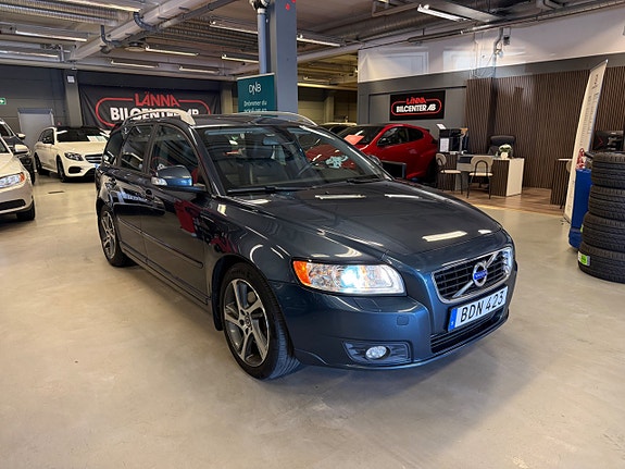 Volvo V50 4 of 5