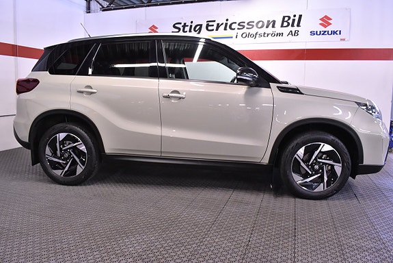 Suzuki Vitara 2 of 5