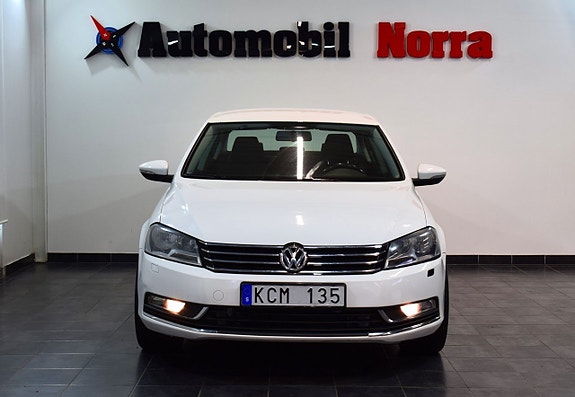 Volkswagen Passat 2 of 5