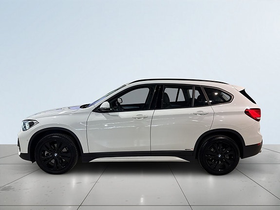 BMW X1 4 of 5