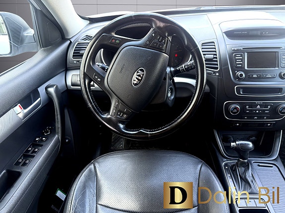 Kia Sorento 12 of 16