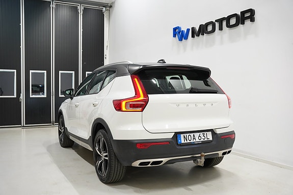 Volvo XC40 4 of 5