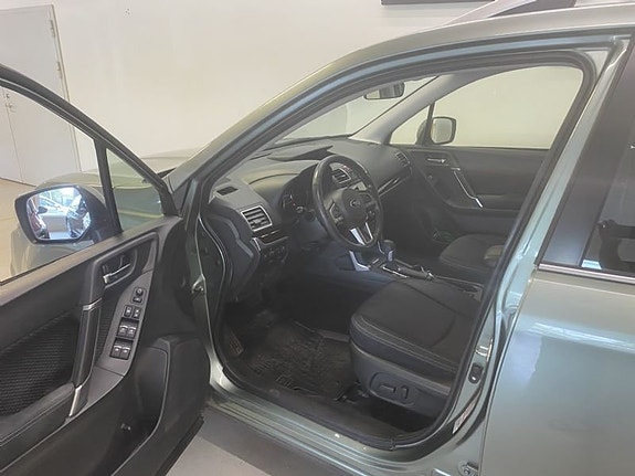 Subaru Forester 6 of 9