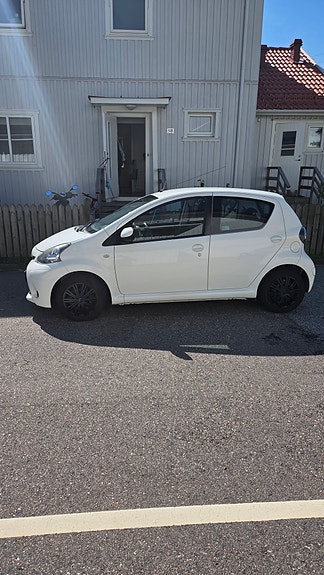 Toyota Aygo 2 of 4