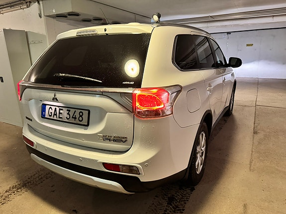 Mitsubishi Outlander 2 of 7