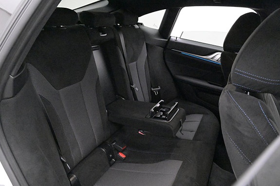 BMW i4 20 of 27